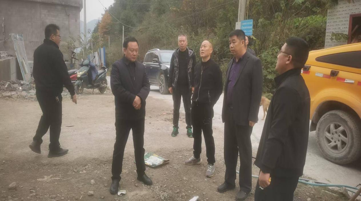 铆足干劲加油干&nbsp;&nbsp;开足马力加速跑